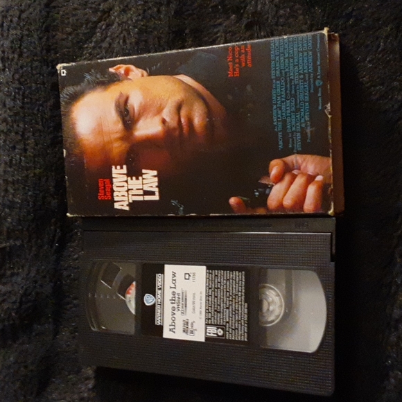 6/$15 Steven Seagal Above the Law Warner vhr home video - Picture 3 of 4